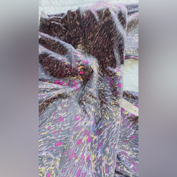 Lululemon sz 12 - Picture 4 of 4